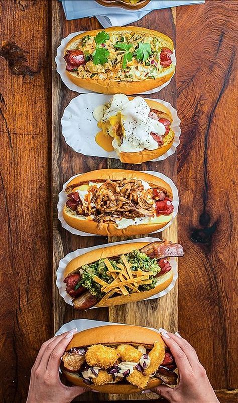 Hotdogs Aesthetic, Big Burger, Gourmet Hot Dogs, Hot Dog Toppings, Burger Dogs, Hot Dog Recipes, Dog Day, Chapati, Dog Recipes