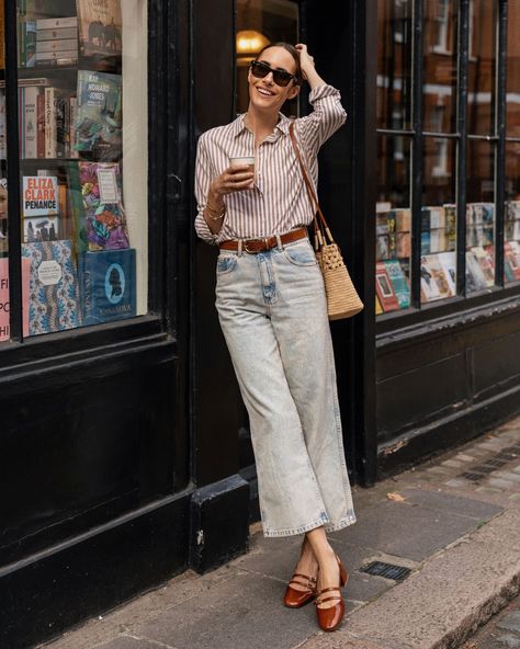 Book Shopping in London - Front Roe by Louise Roe Sezane Lookbook, Style Chic Parisien, Mary Jane Shoes Outfit, Shopping In London, Parisian Wardrobe, Ballet Flats Outfit, Book Shopping, Style Parisienne, Louise Roe