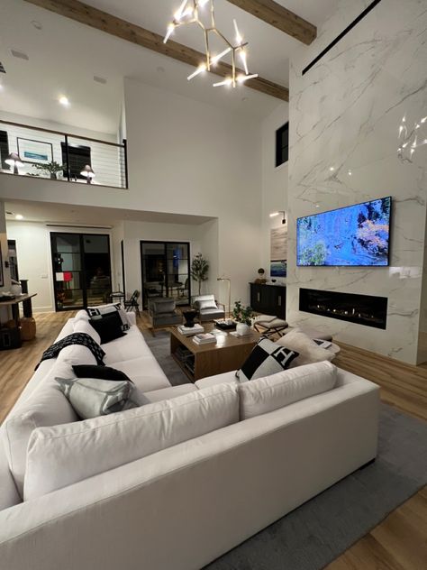 Modern House Decor Living Room, Large Family Home Interior, Suburban Home Interior, Big House Aesthetic Modern, Big House Manifestation, Large Suburban Family House, Big House For Big Family, Dream House Aesthetic, Home Hall Design