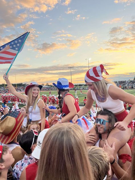 girls dressed in usa themed outfits for high school football game Usa Football Theme, Fnl Themes, Fb Games, Spirit Week Outfits, American High School, Football Theme, Football Game Outfit, Football Themes, Pep Rally