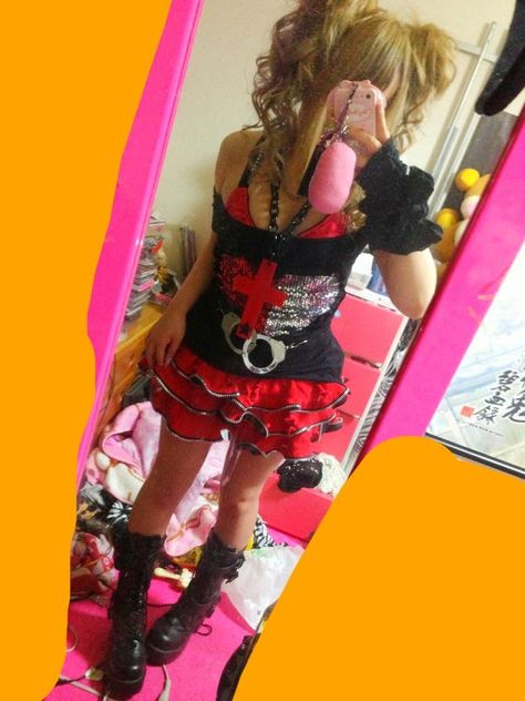 gyaru x summer x outfits x gothic x goshikky x glavil by tutuha Gyaru Summer Outfits, Haady Gyaru Outfit, Goshikku Gyaru Fashion, Gyaru Fashion Summer, Goshikku Gyaru Outfits, Scenecore Outfit, Goshikku Gyaru Makeup, Goshikku Gyaru, Ganguro Girl