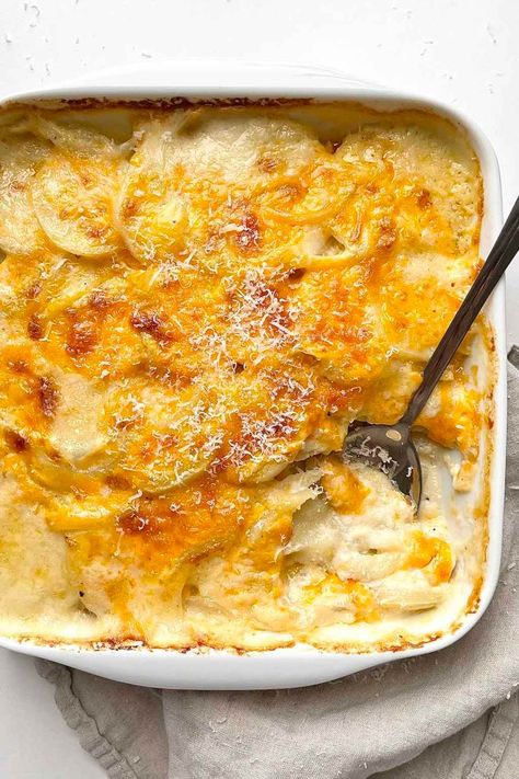 Mom's Old Fashioned Scalloped Potatoes Old Fashion Scalloped Potatoes, Cheesy Potatoes Scalloped, Scallop Potatoes Recipes Easy, Scallop Potato Recipes, Scalloped Potato’s, Potato Recipes Scalloped, Scalloped Potatoes With Gruyere Cheese, Creamed Potatoes Old Fashioned, Homemade Scalloped Potatoes Easy