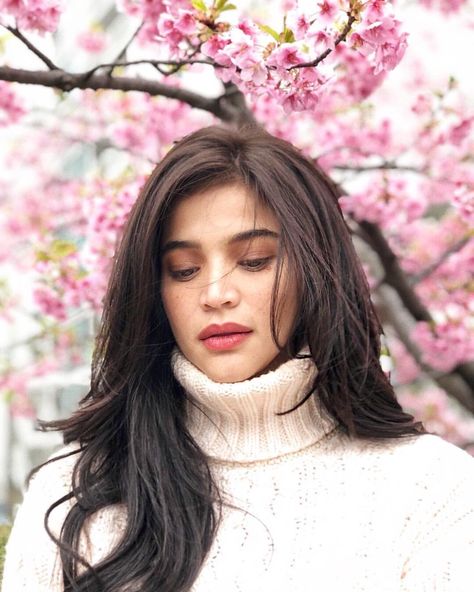 Anne Curtis Outfit, Ann Curtis, Anne Curtis Smith, Anne Curtis, Women Turtleneck, Turtleneck Sweaters, Thick Sweater, Ladies Turtleneck Sweaters, Long Layers