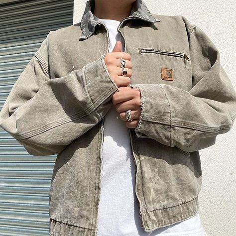 Carhartt Street Style, Carhartt Jacket Outfit, Carhartt Outfit, Vintage Jacket Outfit, Must Have Clothes, Vintage Carhartt Jacket, Carhartt Style, Carhartt Detroit Jacket, Worker Jacket