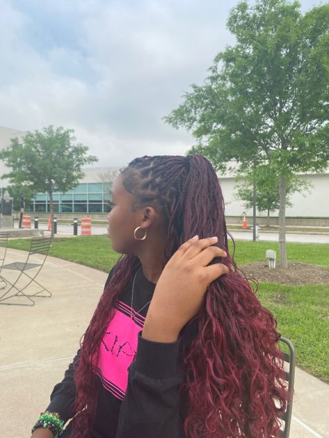 Burgundy And Red Braids, Burgundy Protective Styles, Burgundy Braids Black Women, Dark Burgundy Braids, 99j Hair Color Black Women Braids, Wine Braids Hairstyles, Burgundy Braids With Curls, Cherry Red Braids, Dark Red Braids With Curls