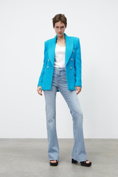 Blazers Woman | ZARA United States Turquoise Blazer Outfit, Turquoise Suit, Blazer Gold Buttons, Double Blazer, Blazer En Cuir, Turquoise Blazer, Cut Blazer, Zara Spain, Outfit Zara