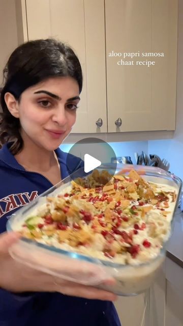 118K views · 3.7K likes | Zainab Sadiq on Instagram: "Aloo papri chaat authetic Pakistani streetfood style recipe inspired by @mariumhosein’s iconic Tariq road chaat recipe, this recipe from her was a game changer and this is my takeeee, I promise this tastes like you’re on the streets of Pakistan again 🥹

Ingredients:
3 potatoes
2 tins of chickpeas
950g natural yoghurt
Milk as needed
1tbs coriander seeds
1tbs cumin seeds
1tsp red chilli flakes
2tbs chaat masala
Salt to taste
1 red onion
Coriander
1 green chilli
Juice of a lemon
Green chilki sauce
Imlee sauce
Aloo samosas
Pomegranate to garnish
Plently of papri

Method:
1) boil chickpeas and potatoes until potatoes are soft
2) drain and add lemon juice while hot 
3) dry roast and grind spices
4) add all spices to potato mix
5) prepare oni Pakistani Cuisine Recipes, Chaat Recipe Street Food, Papri Chaat Recipe, Samosa Chaat Recipe, Chickpeas And Potatoes, Papri Chaat, Samosa Chaat, Chaat Recipe, Cumin Seeds