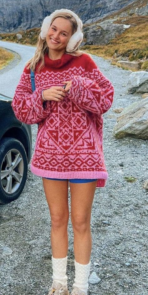 Norwegian Sweater Outfit, Nordic Sweater Outfit, Colorful Sweater Outfit, Norwegian Jumper, Ganni Knit, Norway Fashion, Norwegian Sweater, Spring Knits, Winter Fit