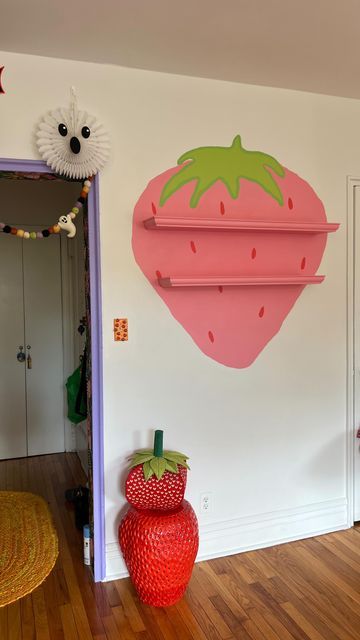 House Decor Pastel, Kitchen Design Wall Decor, Strawberry Bedroom Ideas, Cool Floating Shelves, Room Wall Painting Ideas Creative, Strawberry Living Room, Strawberry Theme Bedroom, Fruit Room Decor, Strawberry Bedroom Aesthetic