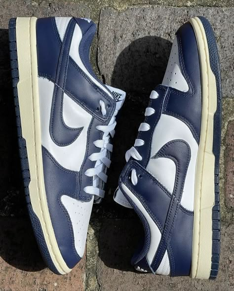 Nike Dunk Low Vintage Navy, Sneakers Dunks, Gymnastics Shoes, Air Force Shoes, School Pack, Nike Shoes Air Force, All Nike Shoes, Grey Sneakers, Swag Shoes