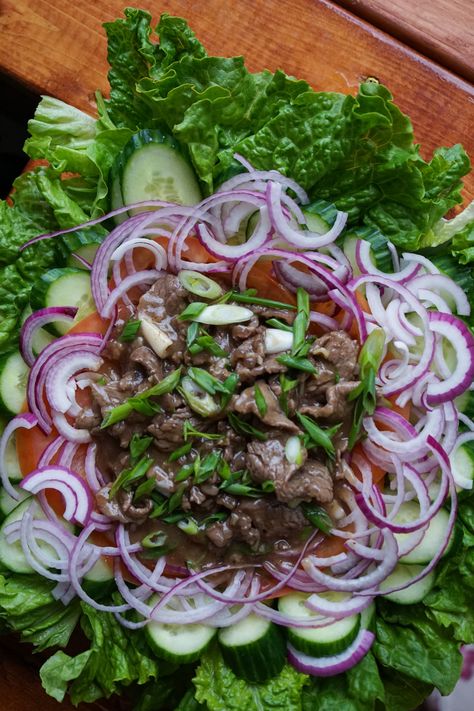 Cambodian Shaking Beef - Lok Lak Cambodian Beef Lok Lak, Cambodian Lok Lak Recipe, Cambodian Sour Soup, Easy Cambodian Recipes, Cambodian Food Recipes, Beef Lok Lak, Cambodian Dishes, Ginger Chicken Stir Fry, Khmer Recipes