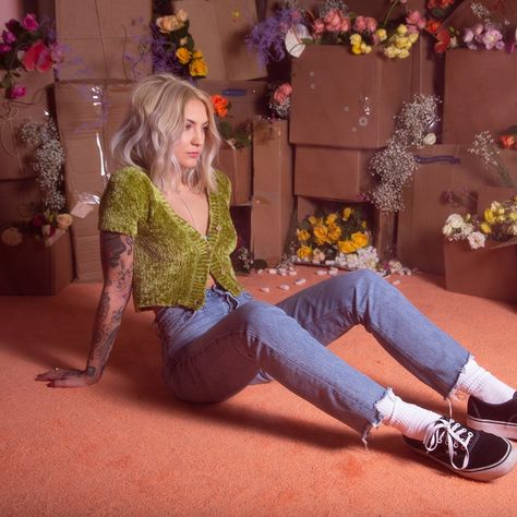 portrait of julia michaels Julia Michaels Outfits, Julia Michaels Aesthetic, Inner Monologue, Things To Do In Nashville, To Do In Nashville, Julia Michaels, Middle Tennessee, Casual Hairstyles, Looks Street Style