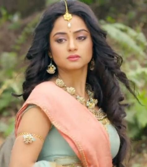 Madirakshi Mundle, Mom Dad Tattoo Designs, Punjabi Traditional Jewellery, Indian Dress Up, Ram Sita, Siya Ke Ram, Traditional Indian Outfits, Beautiful Photoshoot, Hot Women Dress