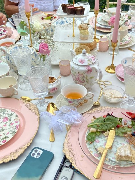 Ice Chocolate, Sweet Sixteen Birthday Party Ideas, Tea Party Table, Barbie Wedding, Open Day, Garden Birthday, 19th Birthday, Food Colouring, Tea Party Bridal Shower