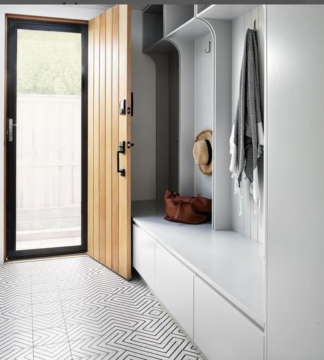 Cloak Room, Functional Mudroom, Mud Room Storage, Mudroom Design, Black And White Interior, Boot Room, Laundry Mud Room, Mud Room, Design Case