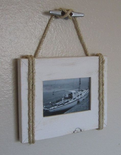 Funky Frames, Nautical Home Decorating, Decor Marin, Deco Marine, Nautical Room, Lake Decor, Nautical Bathrooms, Style Cottage, Beach House Style