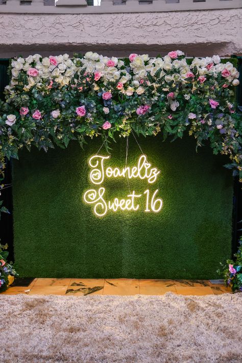 Sweet 16 Photo Display Ideas, Sweet 16 Spring Theme Ideas, Whimsical Sweet 16, Spring Sweet 16 Themes, Sweet 16 Photo Booth, Garden Sweet 16, Sweet 16 Backdrop, Sweet 16 Backdrop Ideas, Sweet Sixteen Pictures