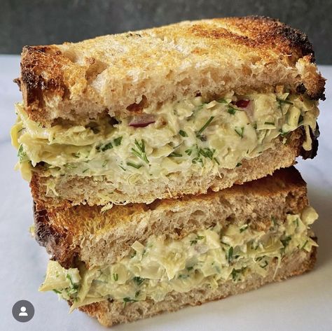 It’s picnic season and I have the best sandwich for you! I posted this on Instagram a while back, and it was super popular. It’s chopped artichoke salad on toast! Fall Vegetarian Sandwich, Sweet Potato Sandwich Recipes, Cold Veggie Sandwich, Vegetable Sandwich Ideas, Vegan French Dip Sandwich, Broccoli Sandwich Recipes, Artichoke Sandwich Recipes, Vegan Deli Sandwich, Spinach Sandwich Recipes