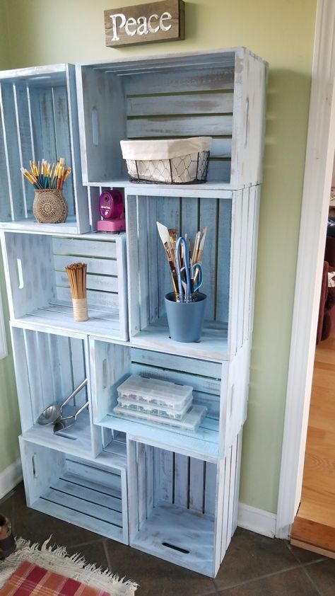 Crates As Kitchen Cabinets, Diy Shelf With Crates, Wooden Crate Bookcase, Crate Boxes Ideas Decor, Crate Shelf Ideas, Crate Cabinets, Crate Bookshelf Diy, Crates Ideas Wooden Diy, Crate Display Ideas