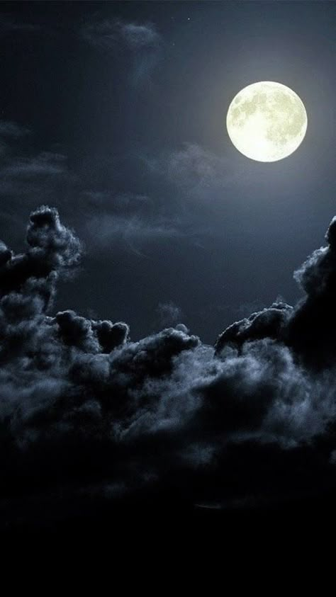 Cer Nocturn, Moon Dance, Moon Clouds, Shoot The Moon, Moon Photos, Moon Pictures, Moon Photography, Good Night Moon, Moon Lovers