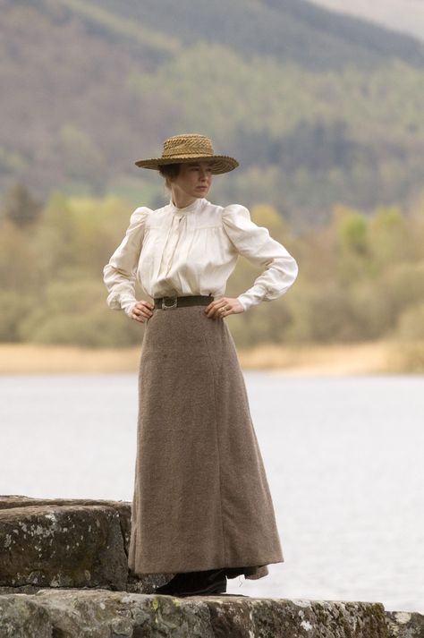 The Costumes of Miss Potter: Film Fashion Inspiration - The Artyologist Miss Potter, Silent Sky, Surfergirl Style, Renée Zellweger, Cumbria England, Wilde Westen, Renee Zellweger, Gibson Girl, Costume Designer