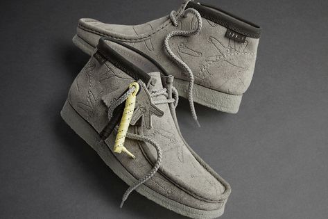 Brand: Kurupt FM x Clarks OriginalsModel: Wallabee BootRelease Date: August 11Price: (108.9?)Buy: Clarks OriginalsEditor's Notes: Garage heads, ravers, and any… Clarks Wallabees Outfit, Kurupt Fm, Wallabees Outfit, Clarks Originals Men, Clarks Wallabees, Mens Boots Fashion, Fashion Suits For Men, August 11, Clarks Originals