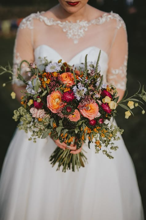 Autumnal Wedding Flowers Bouquets, Autumn Bouquets Wedding, Wedding Flowers Autumn Colors, Autumn Flower Bouquet Wedding, Wildflower Bouquet Autumn, September Flowers Bouquet, Bride Bouquets Autumn, End Of Summer Flowers, Rustic Autumn Wedding Flowers