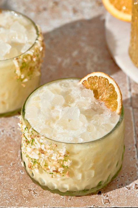 Orange Coconut Creamsicle Drink Recipe (Cocktail/Mocktail) Orange Cream Drink, Coconut Mocktail, Creamsicle Drink, Coconut Cocktail, Orange Cocktail, Cocktail And Mocktail, Boozy Drinks, Cocktail Drinks Recipes, 140 Pounds