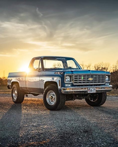 1986 Chevy C10, 71 Chevy Truck, Old School Trucks Chevy Pickups, 1980 Chevy Truck, Old Square Body Chevy, Dream Trucks Chevy, Old Gmc Trucks, K10 Chevy 4x4, Square Body Chevy 4x4