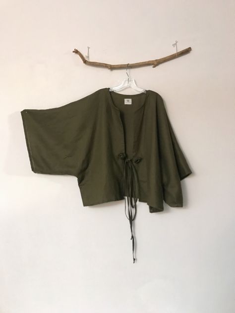 Kimono Sleeve Types, Cropped Kimono Jacket, Elegant Linen Kimono With Kimono Sleeves, Sew Kimono Jacket, Short Kimono Outfit, Kimono Outer, Kimono Jacket Kim+ono, Kimono Tops, Short Kimono Jacket