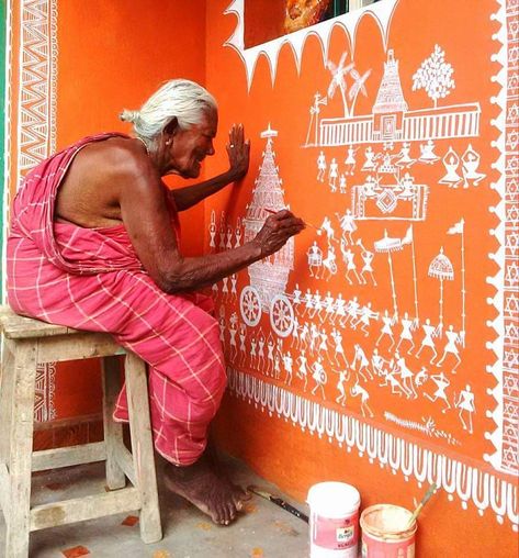 Warli painting process ..... Worli Painting, Warli Painting, Indian Wall Art, Warli Art, Indian Arts And Crafts, Traditional Wall Art, Madhubani Art, Indian Folk Art, Madhubani Painting