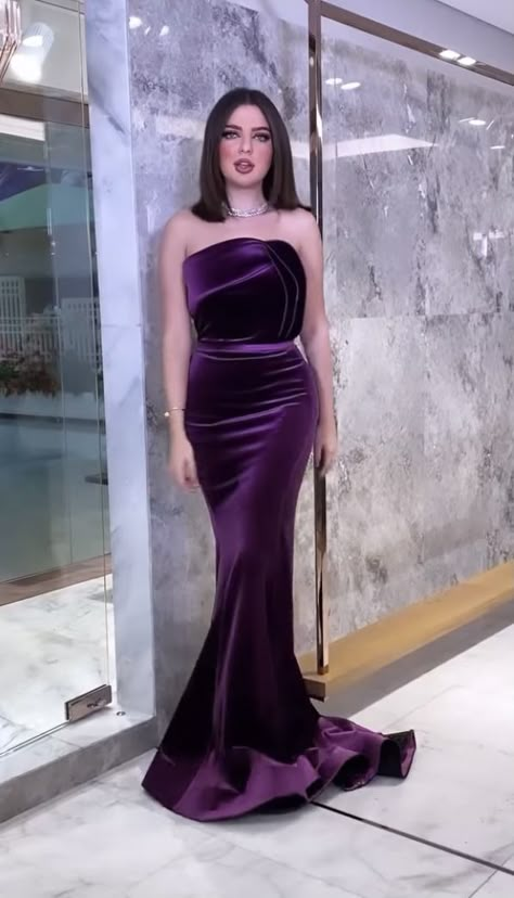 Velvet Party Dress Night, Height Exercise, Velvet Dresses Outfit, Debut Dresses, Party Dress Night, Purple Velvet Dress, Velvet Party Dress, Soiree Dress, Anastasia Steele