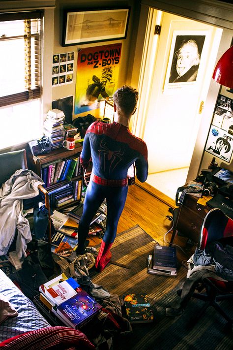 Spiderman Bedroom, Spiderman Room, The Amazing Spiderman 2, Halo 2, The Amazing Spider Man, Messy Room, Dragon Trainer, Spider Man 2, Man Wallpaper