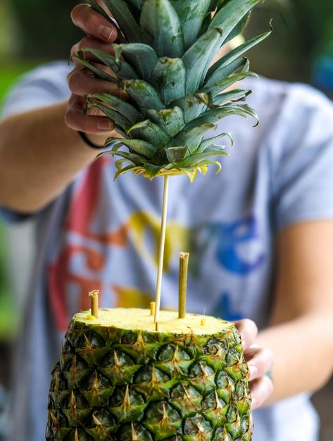 Pineapple Tower Fruit Displays, Pineapple Palm Tree Centerpiece, Beach Theme Fruit Display, How To Make A Pineapple Palm Tree, Pineapple Palm Tree Fruit Tray, Pineapple Tree Fruit Display, Hawaiian Fruit Platter, Pineapple Fruit Display, Pineapple Tree Centerpieces