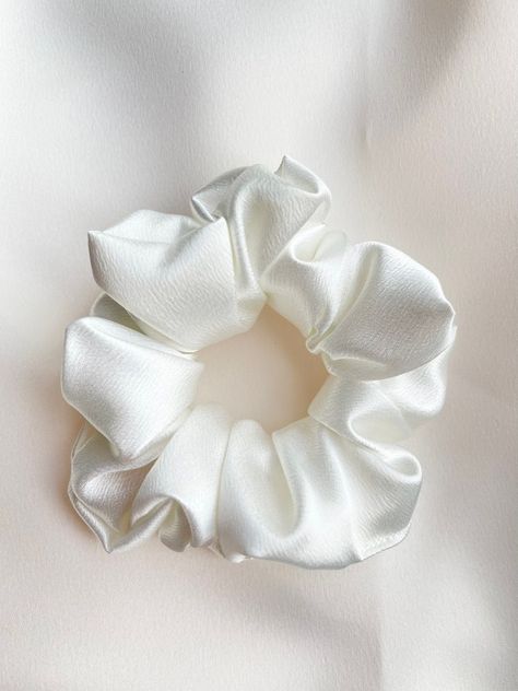 Bride Scrunchies, Bride To Be Box, Bridal Gift Box, White Hair Accessory, White Satin Fabric, White Scrunchie, Valentine Baskets, Bridal Boxes, Pamper Party