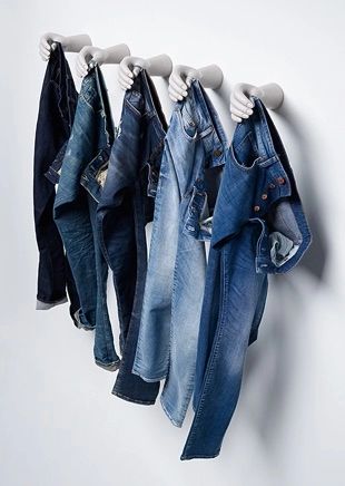 Mens Store Display, Spring Display, Merchandising Ideas, Fashion Displays, Retail Interior Design, Clothing Displays, Clothing Packaging, Denim Wear, Visual Merchandising