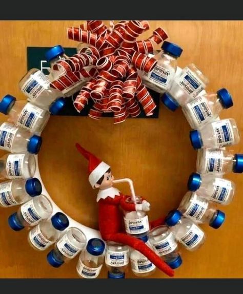 Medical Office Christmas Decorations, Diy Dollar Tree Christmas Crafts, Hospital Decoration, Dollar Tree Christmas Crafts, Diy Dollar Tree Christmas, Ideas Decoracion Navidad, Diy Christmas Door Decorations, Pharmacy Decor, Christmas Door Decorating Contest