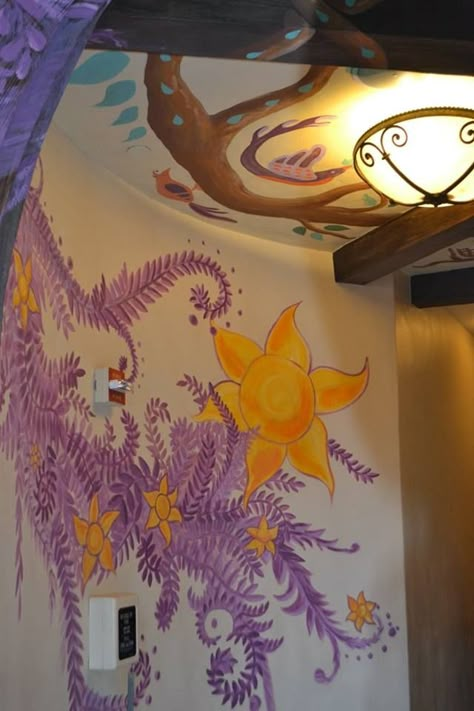 Tangled Bathroom Painting Rapunzel Mural Painting, Aesthetic Wall Mural Painting, Aesthetic Disney Painting, Tangled Wall Mural, Rapunzel Wall Painting Tangled Room, Painting On Room Wall, Tangled Room Ideas, Rapunzel Aesthetic Room, Disney Mural Painting