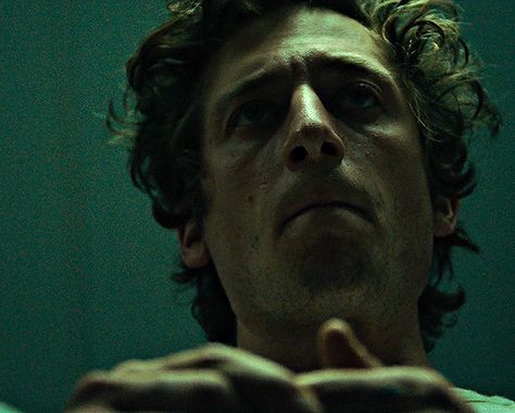 Bear Carmy, The Bear Carmy, Christopher Moltisanti, White Gif, Bear Gif, Allen White, Jeremy Allen White, Colorful Portrait, Music Film