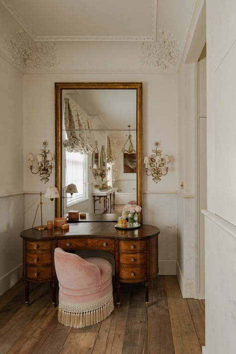 Work — Charlotte Boundy Cottage Makeup Vanity, Vintage Bedroom Vanity, Vanity Aesthetic Vintage, Charlotte Boundy, Small Bedroom Vanity Ideas, Makeup Table Aesthetic, Antique Dressing Table With Mirror, Aesthetic Vanity Ideas, Vintage Makeup Table