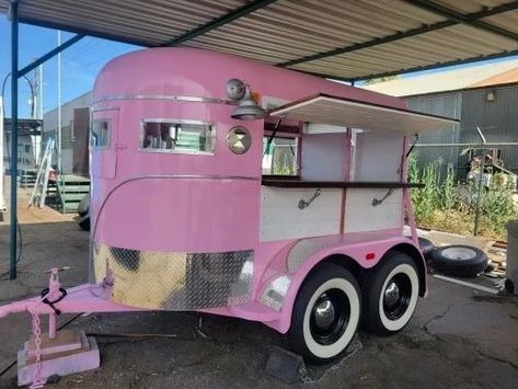 Pinky Upcycling, Pink Mobile Bar, Lemonade Booth, Horse Trailer Mobile Bar, Trailer Mobile Bar, Vintage Horse Trailer, Pink Trailer, Horsebox Bar, Starting A Food Truck