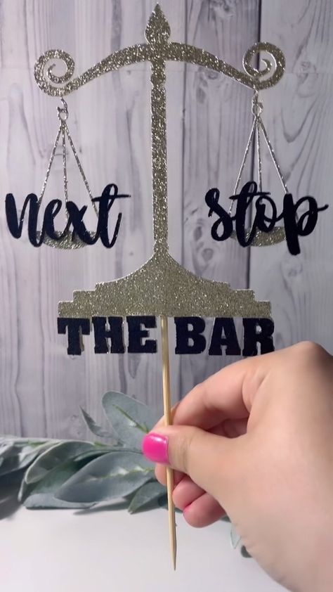 Law Graduation Party Ideas Decorations, Law School Graduation Centerpieces, Law Party Decorations, Law School Party Decorations, Lawyer Wedding Ideas, Law School Graduation Party Ideas Lawyer, Law School Cakes Graduation, Law School Cake, Law School Graduation Party Decorations