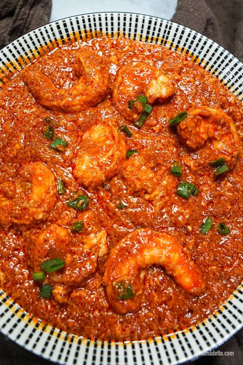 Singapore Chilli Prawns, Singapore Chili Prawns, Chilli Prawns Recipe, Spicy Chinese Recipes, Dynamite Prawns, Prawns Appetizers, How To Cook Prawns, Singapore Recipes, Continental Cuisine