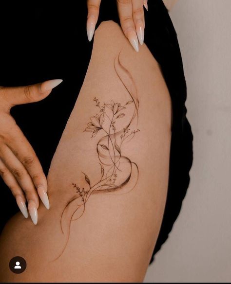 Brown Tattoo Ink, Cute Thigh Tattoos, Wrap Around Tattoo, Tattoos To Cover Scars, Hip Thigh Tattoos, Hip Tattoos Women, Petite Tattoos, Spine Tattoos For Women, Leg Tattoos Women