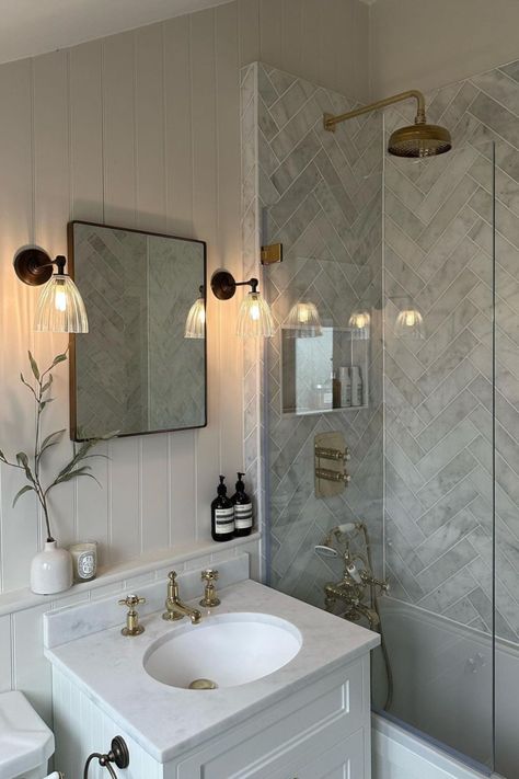 Discover the perfect blend of modern aesthetics and timeless charm in a traditional bathroom adorned with exquisite brassware from JTP. 📸: Finnerz Home Herringbone Tile Bathroom, Modern Traditional Bathroom, Timeless Bathroom Design, Small Ensuite, Timeless Bathroom, Herringbone Tile, Downstairs Bathroom, Bathroom Inspiration Decor, Upstairs Bathrooms