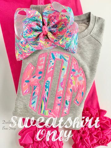 Baby Monogram Ideas, Homemade Outfits, Girl Monogram Shirt, Appliqué Shirts, Lucy Rose, Monogram Sweater, Sublimation Shirts, Baby Ladybug, Monogram Outfit