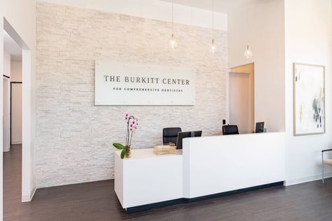 Dentist Reception Design, Ikea Medical Office, Medspa Office Design, Health Care Office Design, Small Clinic Design Medical, Medical Office Reception Design, Medical Office Front Desk, Medical Clinic Design Interiors Doctor Office, Medical Front Desk