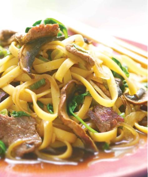 Beef Sukiyaki Noodles Beef With Noodles, Shabbos Recipes, Passover Recipes Seder, Shabbat Dinner Recipes, Stir Fry Pasta, Kosher Meals, Sukiyaki Recipe, April Recipes, Sukkot Recipes