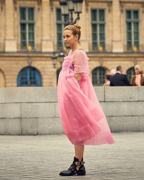 Pink Dress from Killing Eve Arizona Robbins, Pink Tulle Dress, Vestidos Color Rosa, Jodie Comer, Killing Eve, Eve Outfit, Fashion Tv, Tulle Dress, Star Fashion