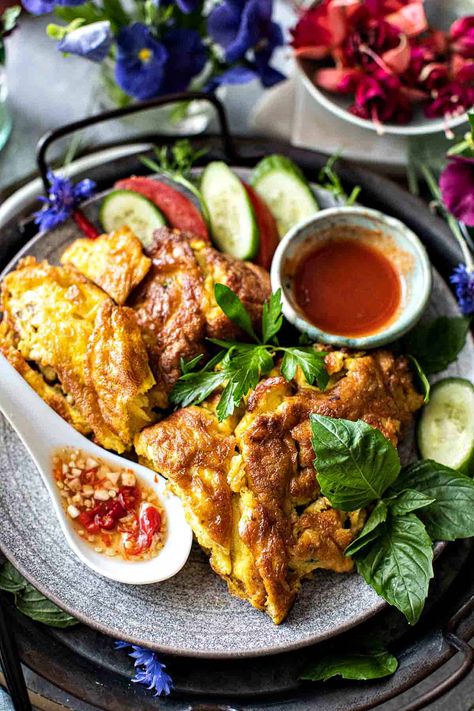 Thai Pork Omelette (Kai Jeow Moo Sap) Thai Minced Pork, Thai Omelette, Thai Pork, Butterfly Pea Tea, Butterfly Pea Flower Tea, Egg Omelet, Blue Drinks, Kaffir Lime Leaves, Omelette Recipe